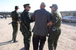 شيخ عمره 63 سنة عبقري في الاحتيال ويقود دولة داخل دولة