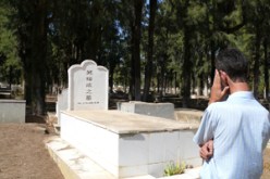 حضورهم المتزايد انتقل من ورشات البناء والطرق إلى المقابر…الصينيون يدفنون موتاهم في مربعات خاصة بمقبرة العالية وطقوس غريبة تحكم مراسيم الدفن