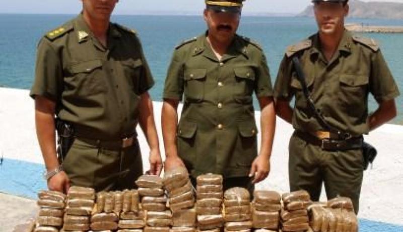 أمواج البحر تلفظ 61 كيلوغراما من الكيف المعالج بوهران ومستغانم