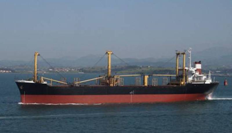 10 باخرات لنقل الحبوب المستورد وبودرة الحليب