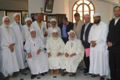 الأوضاع هادئة وندرة في التموين بالمواد الغذائية:مالكية وإباضية بريان يصلون الظهر معا بمسجد سيدي سماحي