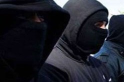 ملثمون يهجمون بسيوفهم على المصطافين في شاطئ مغربي