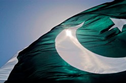 حكم محكمة باكستانية يخفف توترات بين الحكومة المدنية والجيش