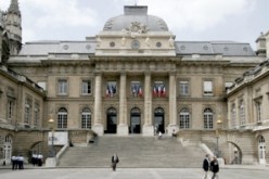 رفع الرقابة القضائية عن الدبلوماسي ''حسني'' بعد مرور 6 أشهر من وضعها