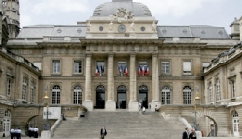 رفع الرقابة القضائية عن الدبلوماسي ''حسني'' بعد مرور 6 أشهر من وضعها