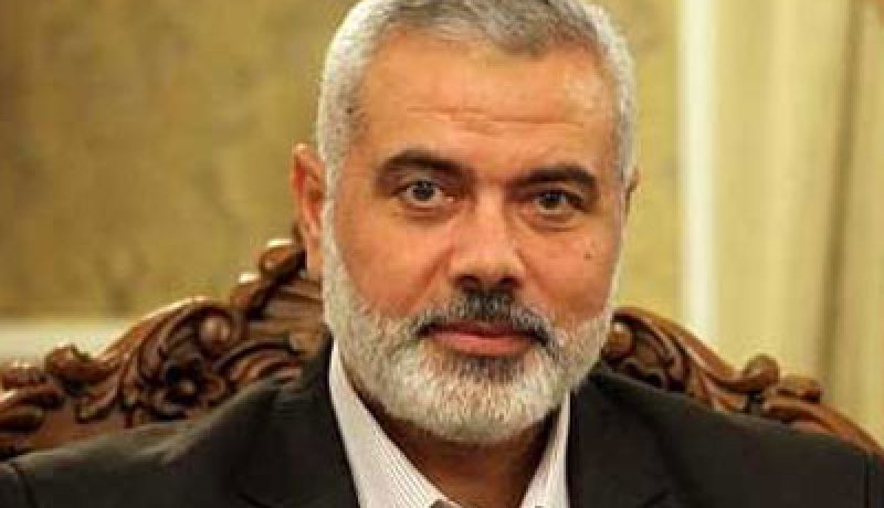 حماس تدعو أبو مازن إلى توحيد الصف بعد توتر العلاقات مع مصر