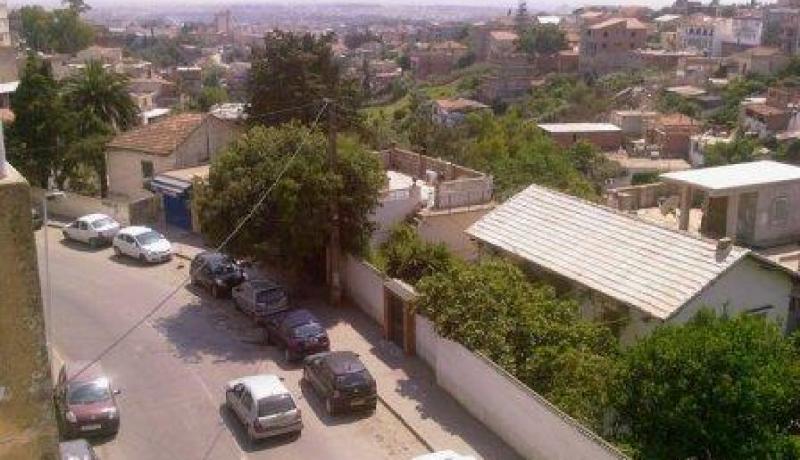 ـ18ضابطا و 8 نواب متهمون في فضيحة عقار ببوزريعة