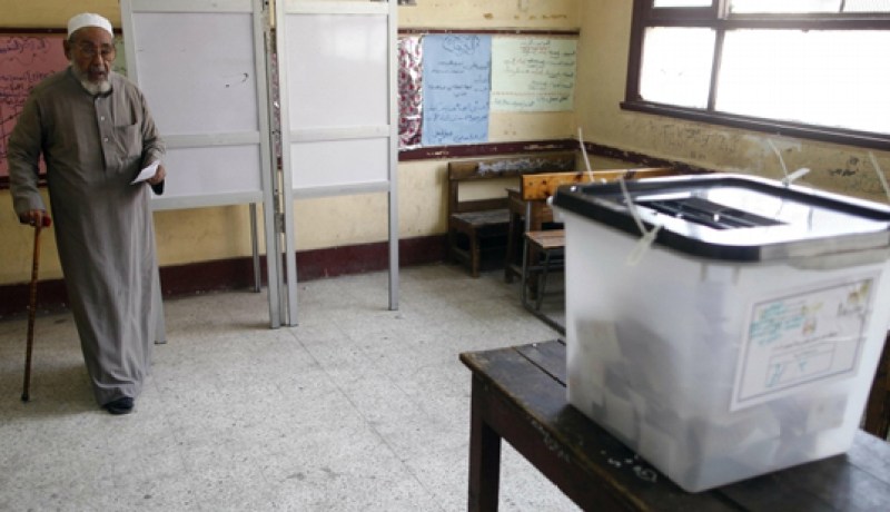 تنازع على النصر في مصر…والنتائج الاولية ترجح فوز مؤيدي الدستور‍!