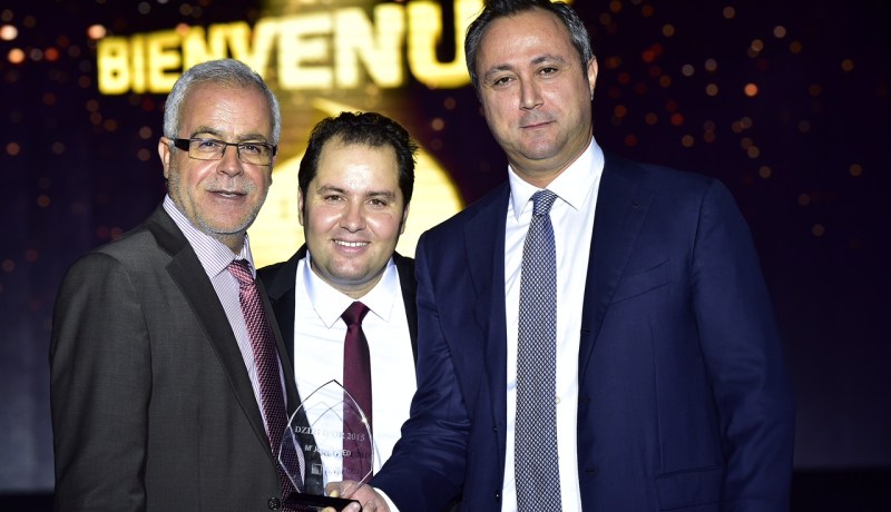 مدير عام ooredoo جوزف جاد يتحصل جائزة دزيري الذهبي لسنة 2015