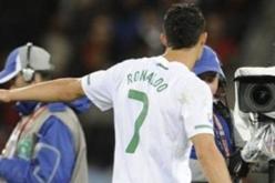 مونديال 2010: رونالدو ينهي المونديال بالبصق على ملايير المشاهدين