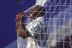 وفاة الهداف النيجيري السابق رشيدي يكيني