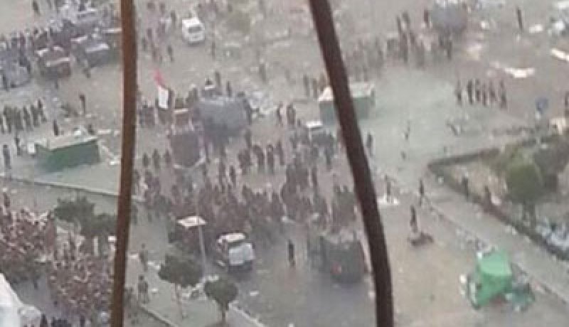 مئات الإسلاميين يخرجون في مسيرة تنديدا بـمذبحة الحرس الجمهوري