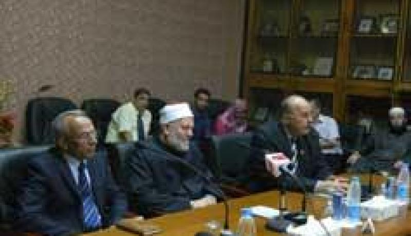 تهنئة المسؤولين في الصحف يخالف الإسلام