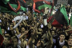 أهالى حى التبانة بطرابلس يقطعون طريقاً حيوياً احتجاجاً على انقطاع الكهرباء