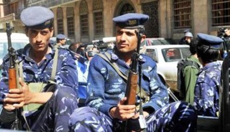 مقتل وإصابة 4 أشخاص مسلحين فى اشتباكات مع الشرطة اليمنية
