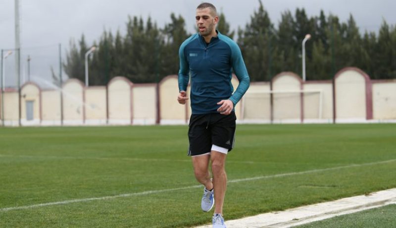 سليماني في الجزائر ويتدرب وحيدا بسيدي موسى