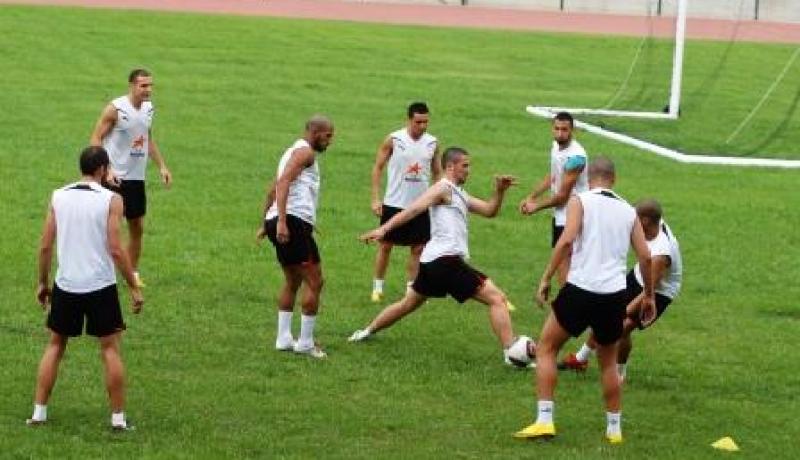 لعنة الإصابات تلاحق المنتخب الجزائري و تصعب من مهمته