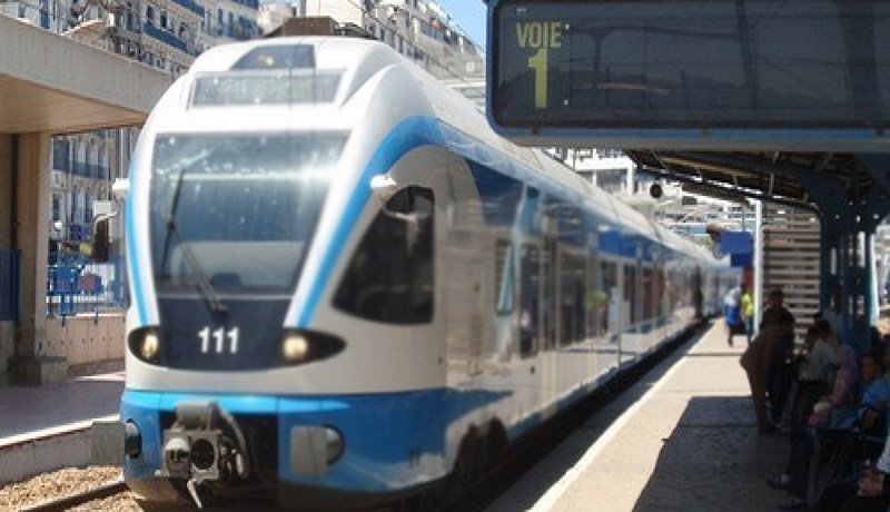 طوابير لا متناهية ومحطات فارغة وأعوان غائبون .. زبائن sntf يصرخون: ديرولنـــا حــــل.. وأنهــــوا الفــــوضـــى