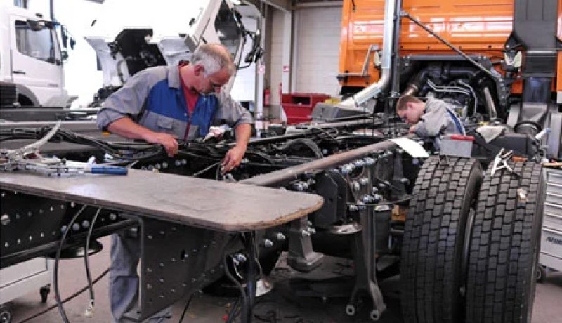 خروج أول شاحنة “مرسيدس بانز” من وحدة الرويبة خلال أفريل الجاري