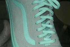 أزمة لون حذاء  تقسم رواد “الفايسبوك”