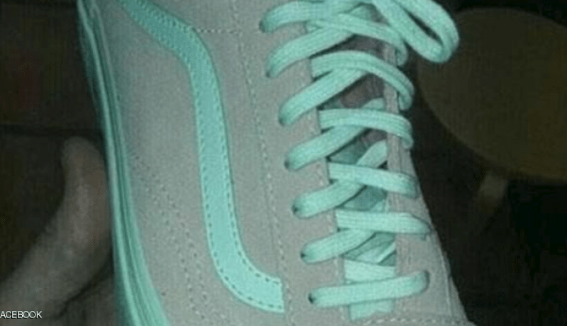 أزمة لون حذاء  تقسم رواد “الفايسبوك”