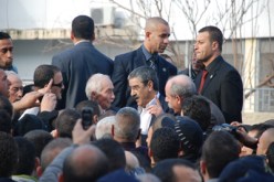 متظاهر فوق العادة‮  ‬