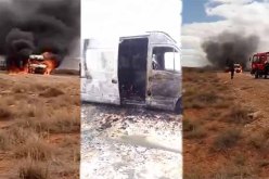 بالفيديو.. النيران تلتهم سيارة نفعية في النعامة