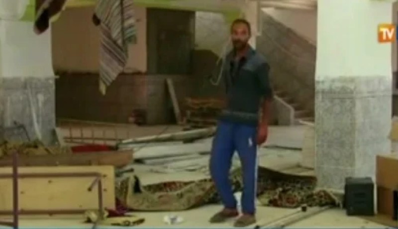 بالفيديو مجهولون  يعتدون على مسجد بحي لعميرات في براقي