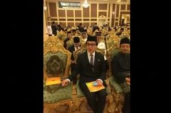 بالفيديو الممثل الشهير جاكي شان ينطق الشهادتين و يعتنق الاسلام