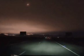 بالفيديو.. لحظات سقوط  نيزك في سيبيريا