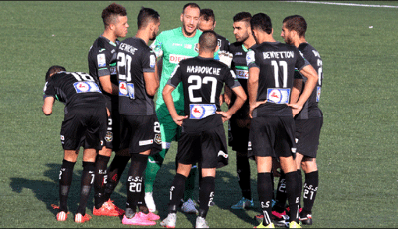 وفاق سطيف يقرر إبعاد 3 لاعبين عن التدريب