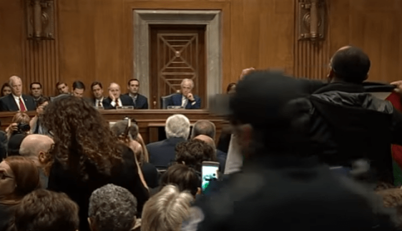 بالفيديو.. فلسطيني يقاطع كلمة السفير الأمريكي الجديد في الأراضي الفلسطينية المحتلة