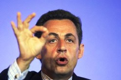 سا ركوزي: طائرات فرنسية بدأت في منع هجمات قوات القذافي على بنغازي شرق ليبيا