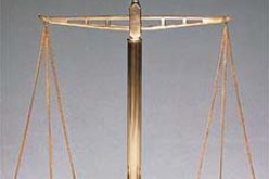 رئيس أمن دائرة مهدية وأحد أعوانه أمام محكمة تيارت