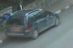 آخر تقنيات السطو على السيارات في وضح النهار بالصوت والصورة