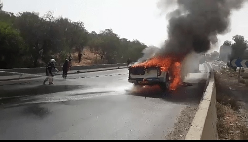 البويرة: إحتراق سيارة بالطريق السيّار