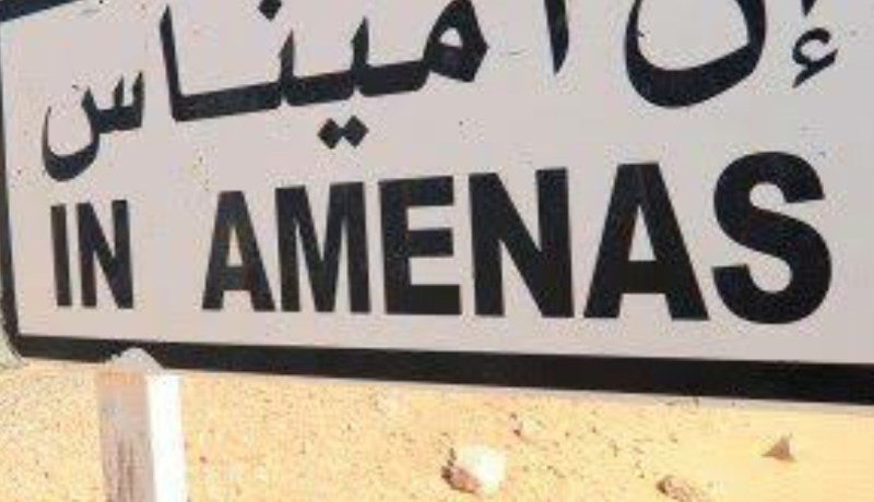 غلق الطريق الرابط بين إن امناس وإليزي بسبب الرياح