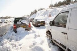 قطع العديد من محاور الطرقات في تيارت و سعيدة جراء تساقط الثلوج