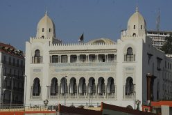 الحكومة: الشروع في تحويل بعض مجالات الاختصاص من الوزارات إلى الولايات