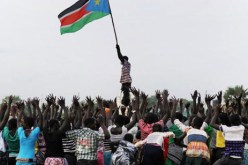 الالاف يتظاهرون في بلدة سودانية