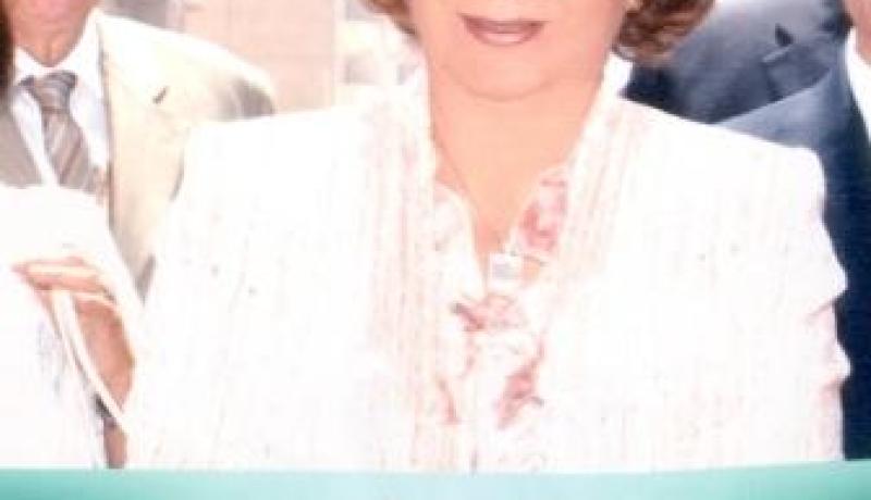 نجاد يعتمد على سوزان لإقناع مبارك