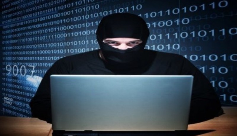 توقيف شخصين قرصنا أنظمة متعاملي الهاتف النقال وحولا أموالا لحساباتهم الخاصة