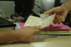 بطاقات رمادية إلكترونية للسيارات الجديدة بداية من مارس