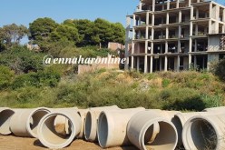 درك تيبازة يحقق في فضيحة تحويل عتاد محجوز لبناء فندق فوضوي على ضفاف الوادي