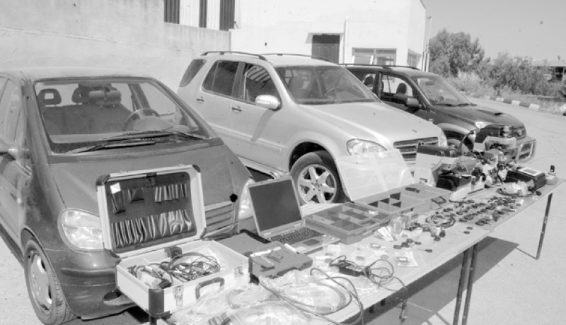 مغتـرب ببريطانيا يقــود عصابة دوليـة تهرّب سيارات مسروقة من ألمانيا