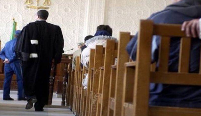 الحبس المؤقت لمدير سابق في بنك “سوسيتي جينرال” متهم باختلاس 100 مليار سنتيم بباتنة