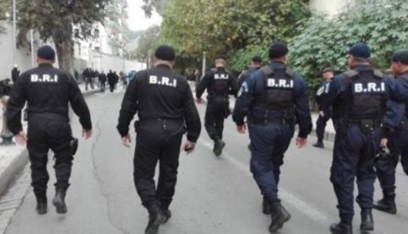 الوادي: حجز أزيد من 7100 قارورة خمر و102 مركبة مخالفة للحجر