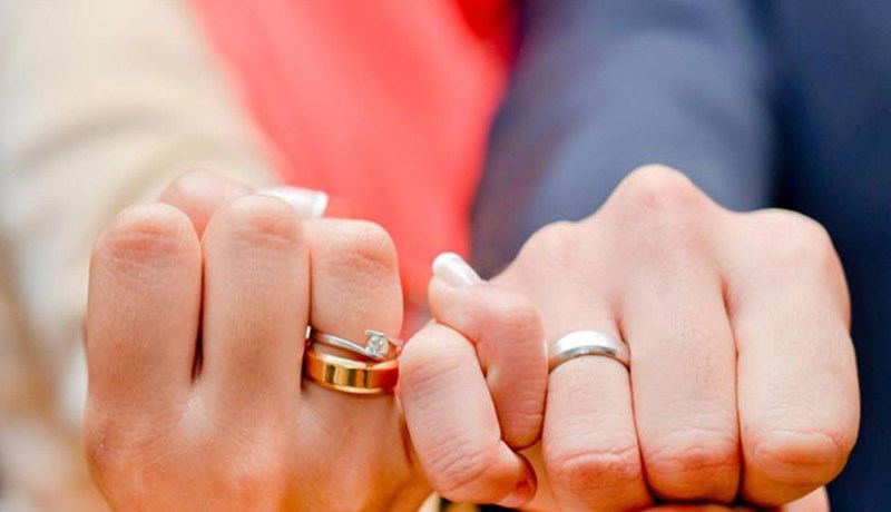 أراد تثبيت زواجهما العرفي فقامت بالتبليغ عنه واتهمته بتمويل الإرهاب