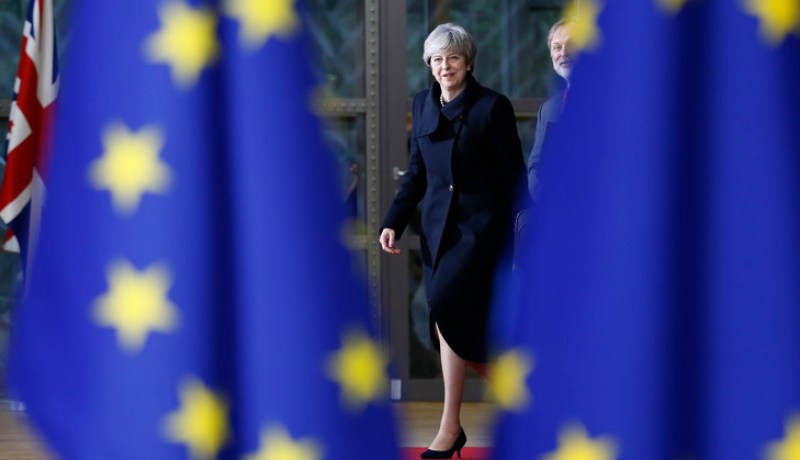 حكومة “ماي” تتصدع والسبب “بريكسيت”