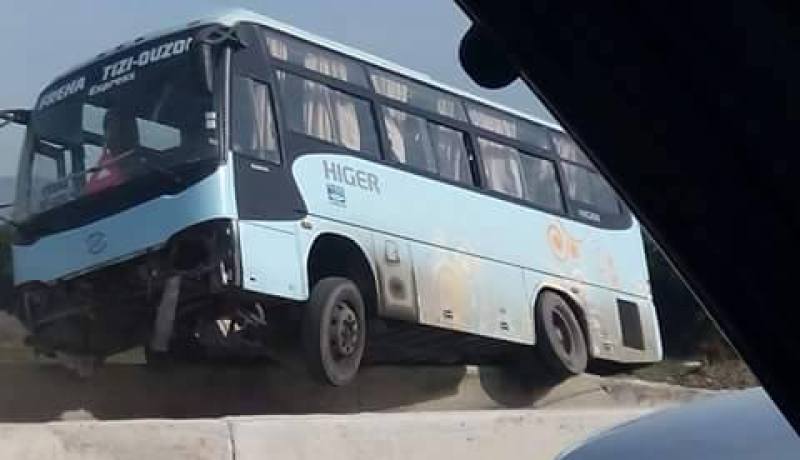 إنحراف حافلة نقل المسافرين في تيزي وزو